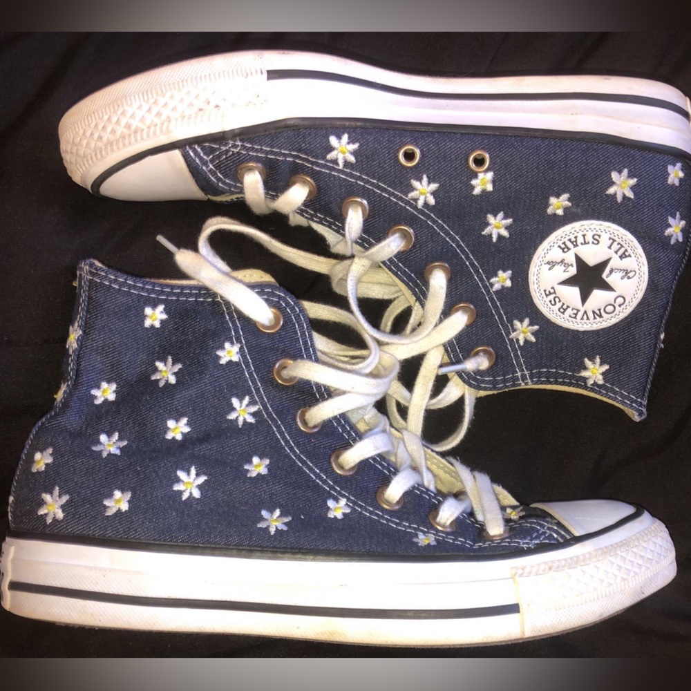 Converse (size 7)